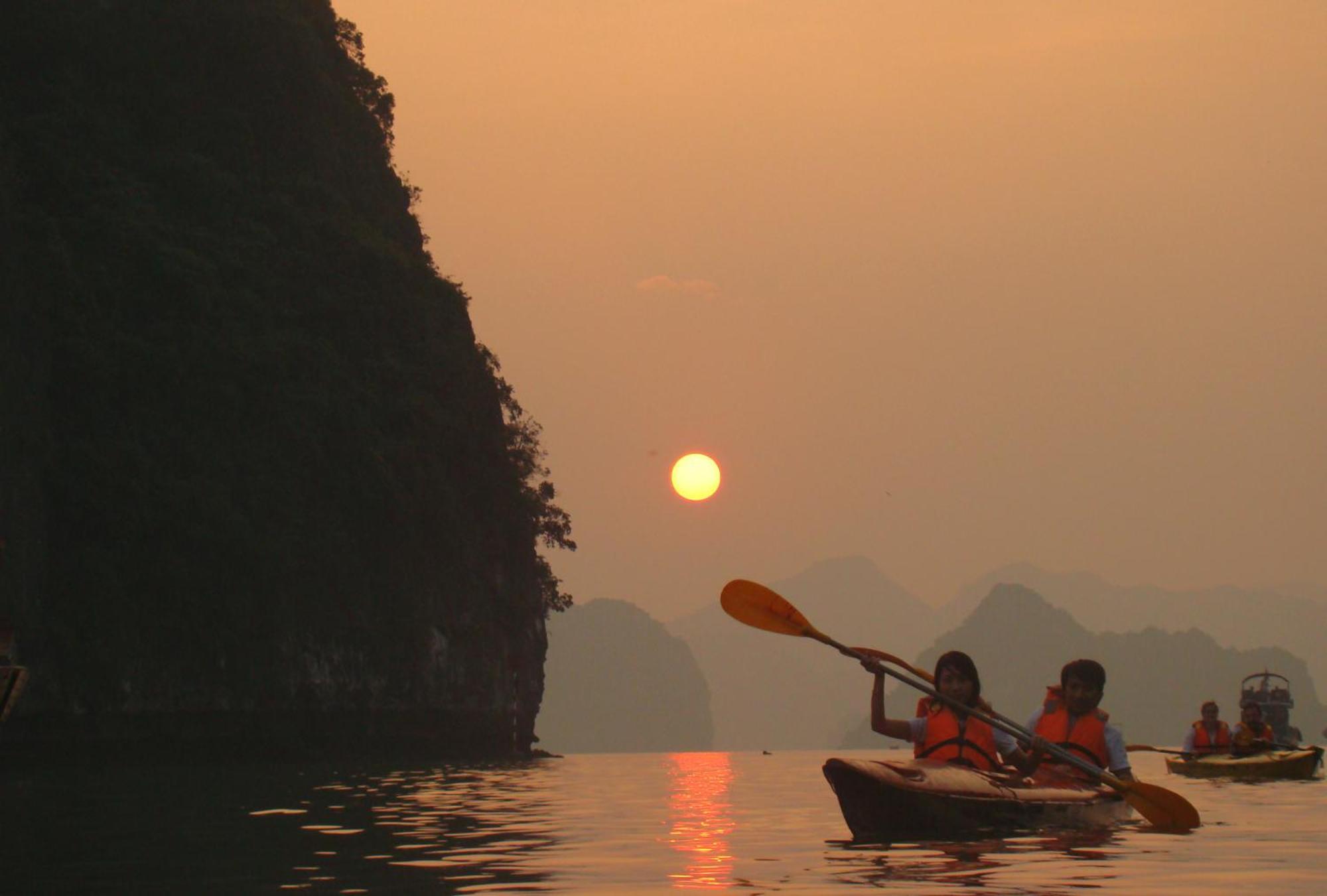 Ruby Cruise Hotel Ha Long Exterior foto