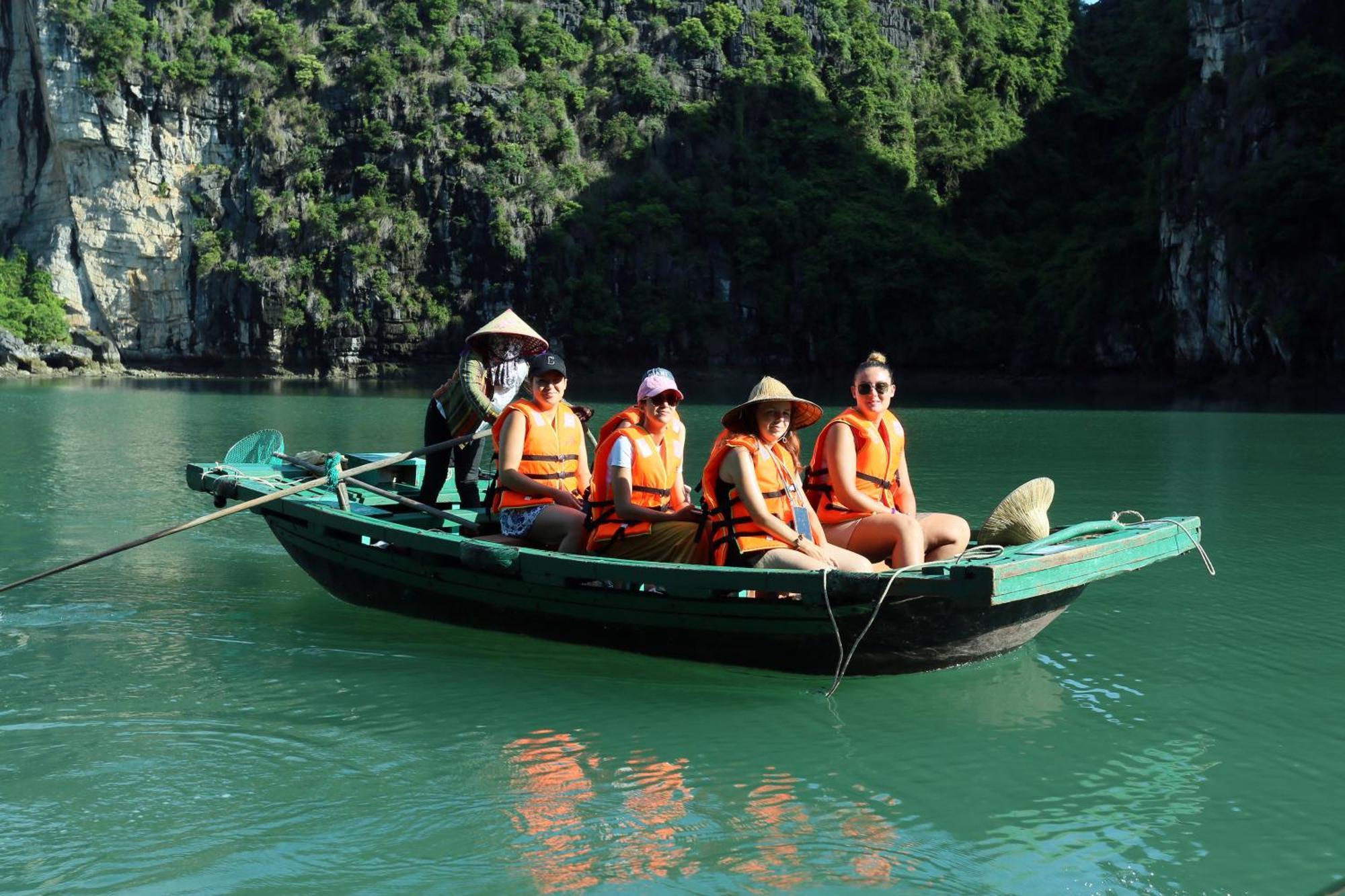 Ruby Cruise Hotel Ha Long Exterior foto