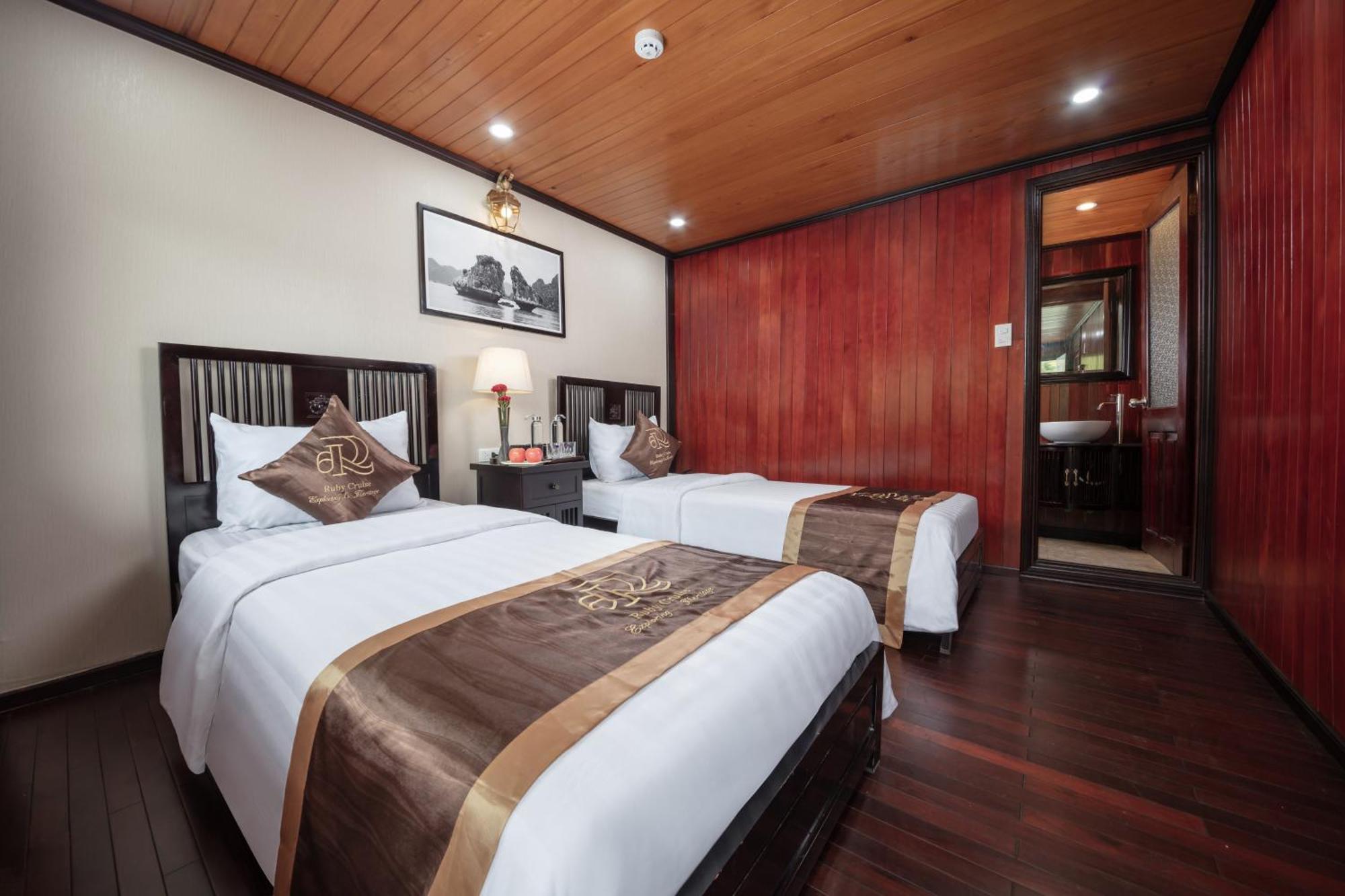 Ruby Cruise Hotel Ha Long Exterior foto