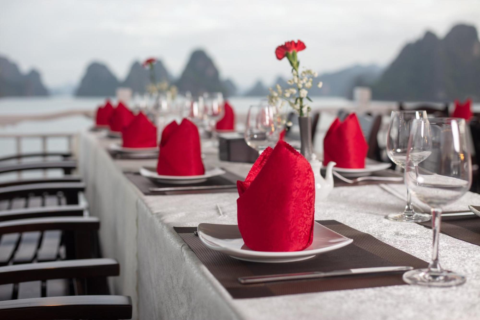 Ruby Cruise Hotel Ha Long Exterior foto