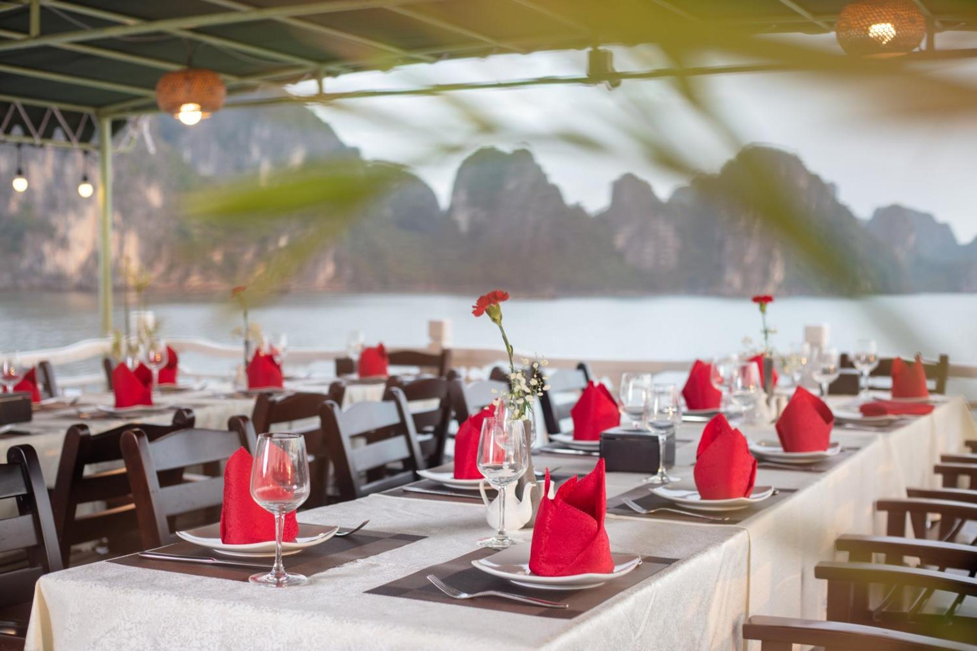 Ruby Cruise Hotel Ha Long Exterior foto